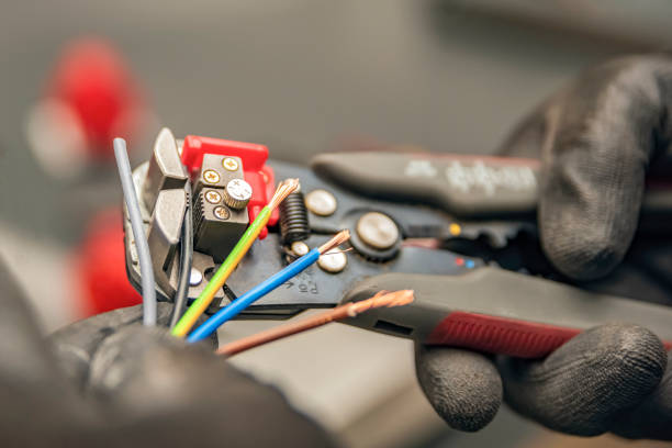 Best Affordable Electrician  in Warrensville Heights, OH